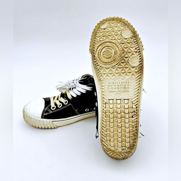 MAISON MARGIELA New Evolution Sneakers
Great condition. Size 38 - Picture 5 of 6